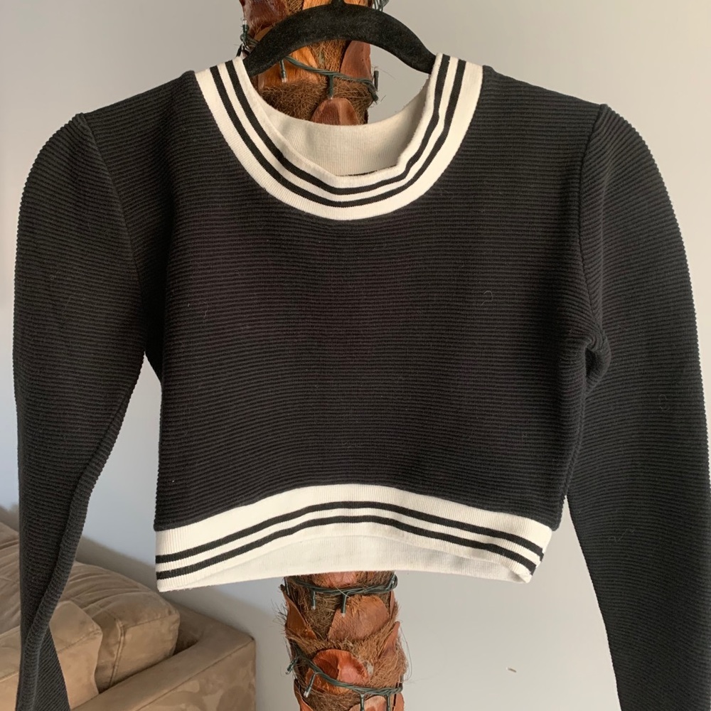 De la Hooke LA crop sweater